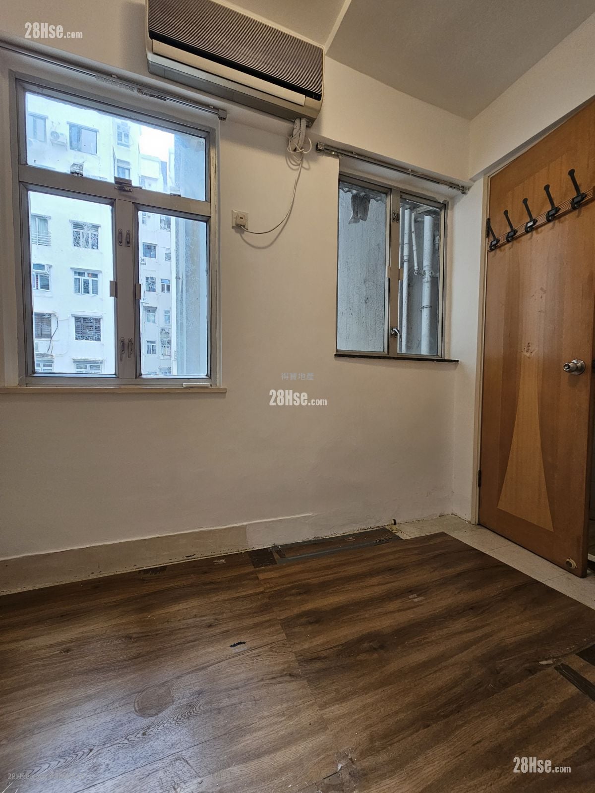 Apartment Rental 4 Bedrooms , 1 Bathroom 860 ft²