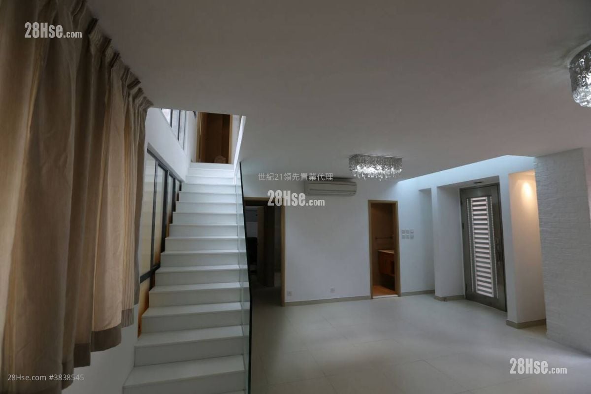 The Arcadia Sell 1,244 ft²