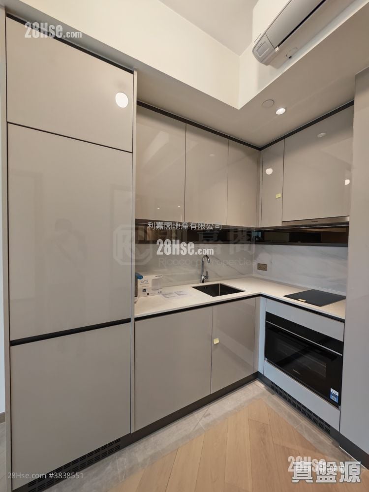 Grand Mayfair  Sell 1 Bedroom 384 ft²