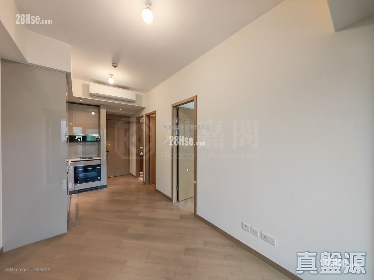Grand Mayfair  Sell 1 Bedroom 384 ft²