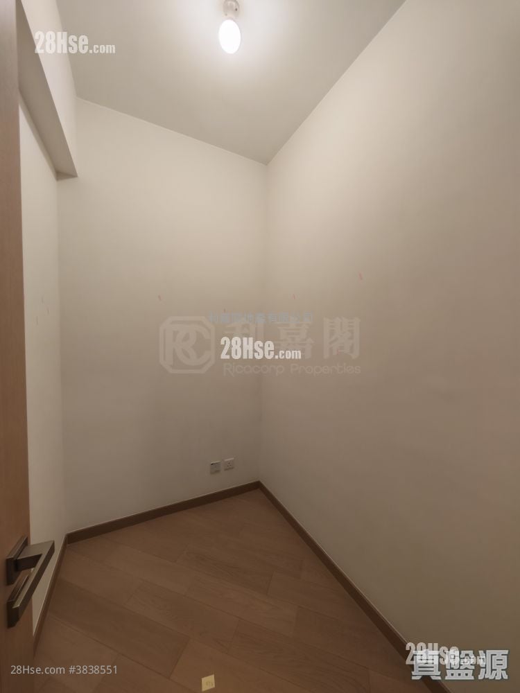 Grand Mayfair  Sell 1 Bedroom 384 ft²