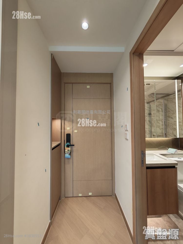 Grand Mayfair  Sell 1 Bedroom 384 ft²