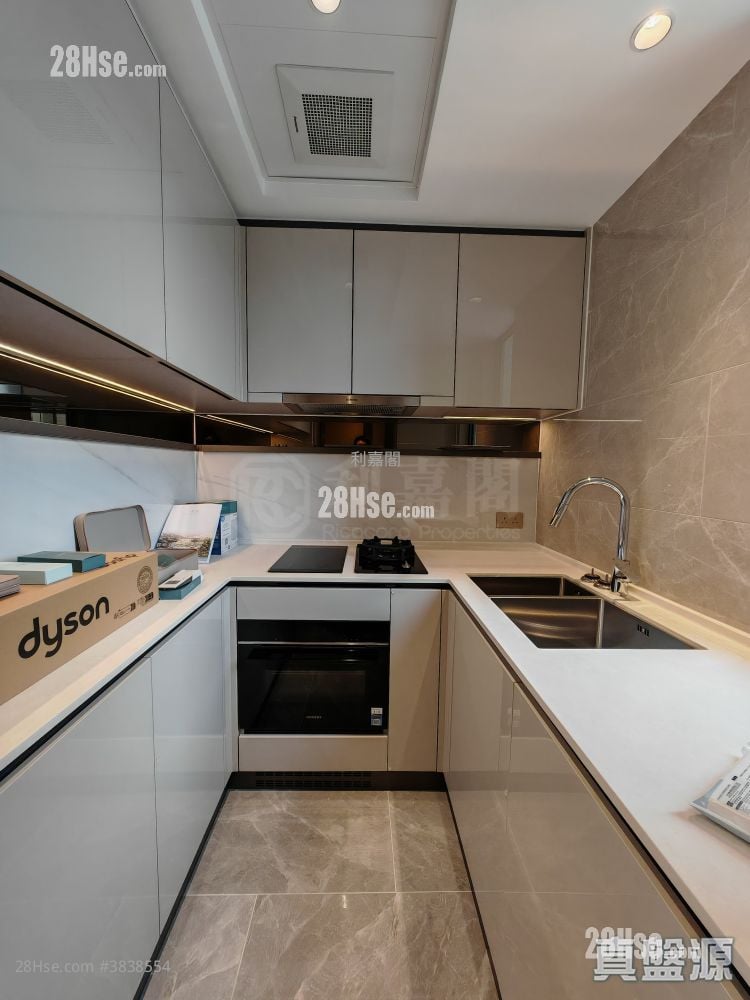Grand Mayfair  Sell 3 Bedrooms , 1 Bathroom 551 ft²