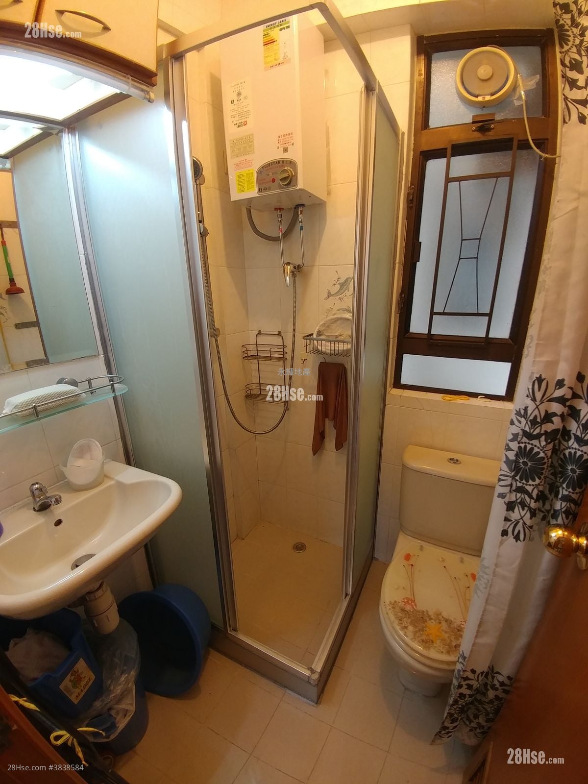 Foo On Building Rental 2 Bedrooms , 1 Bathroom 393 ft²