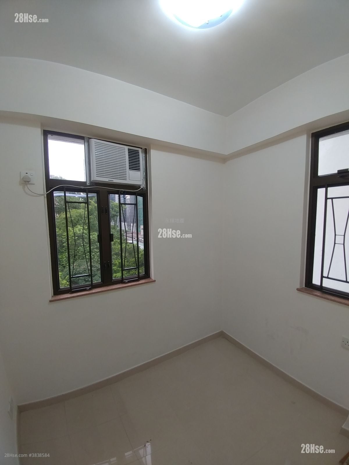 Foo On Building Rental 2 Bedrooms , 1 Bathroom 393 ft²
