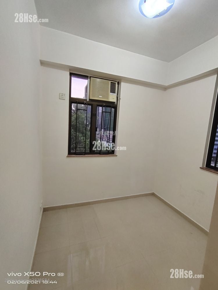 Foo On Building Rental 2 Bedrooms , 1 Bathroom 393 ft²