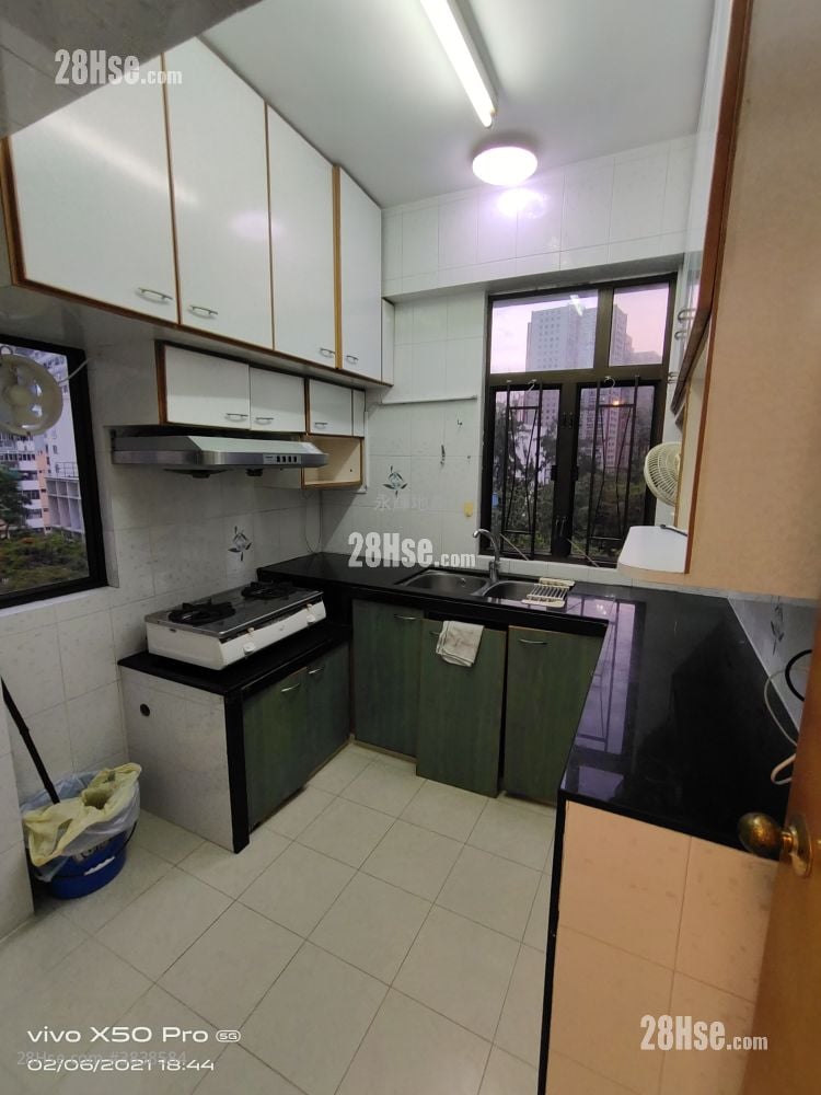 Foo On Building Rental 2 Bedrooms , 1 Bathroom 393 ft²