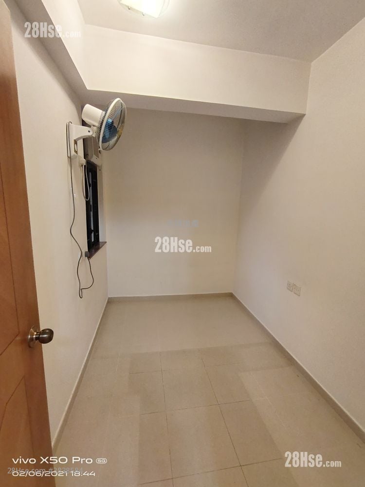 Foo On Building Rental 2 Bedrooms , 1 Bathroom 393 ft²