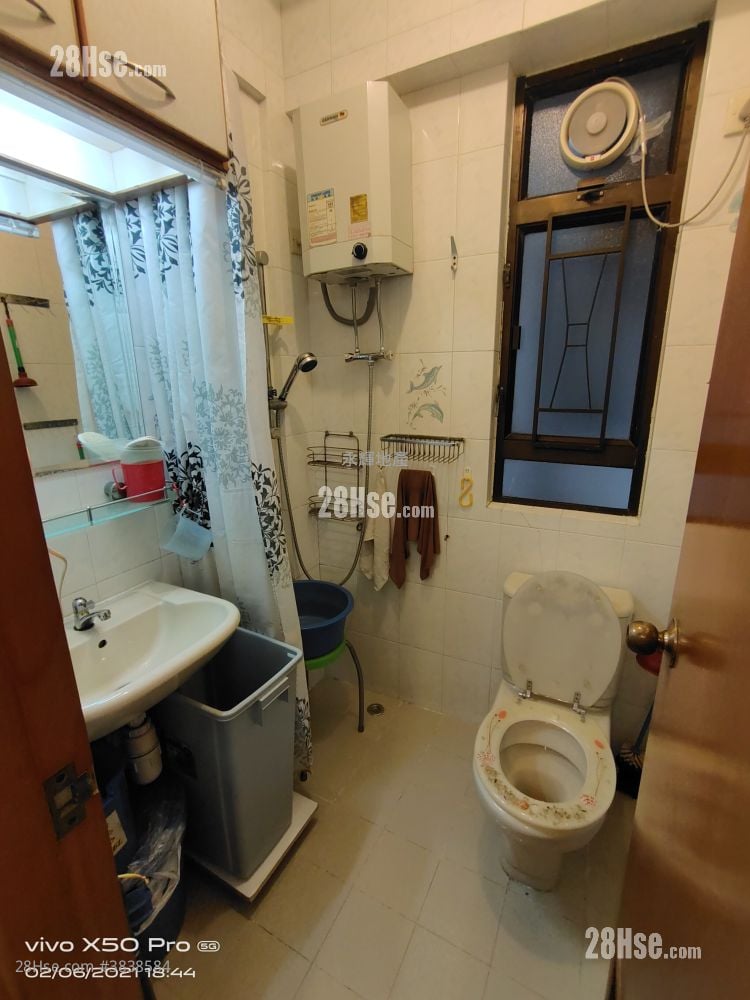 Foo On Building Rental 2 Bedrooms , 1 Bathroom 393 ft²