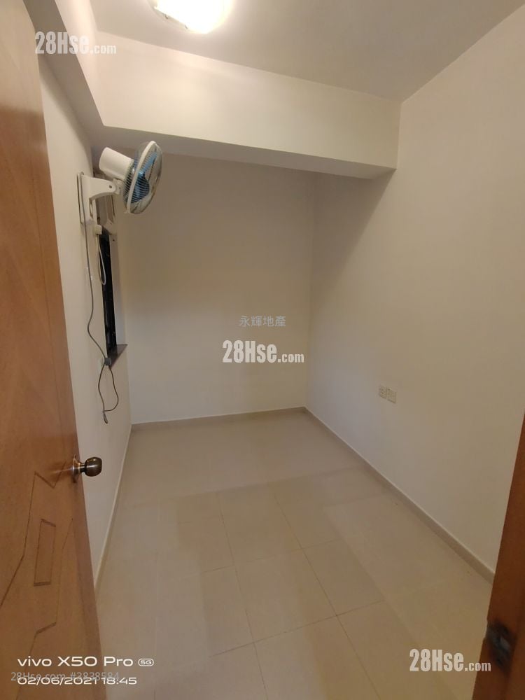 Foo On Building Rental 2 Bedrooms , 1 Bathroom 393 ft²