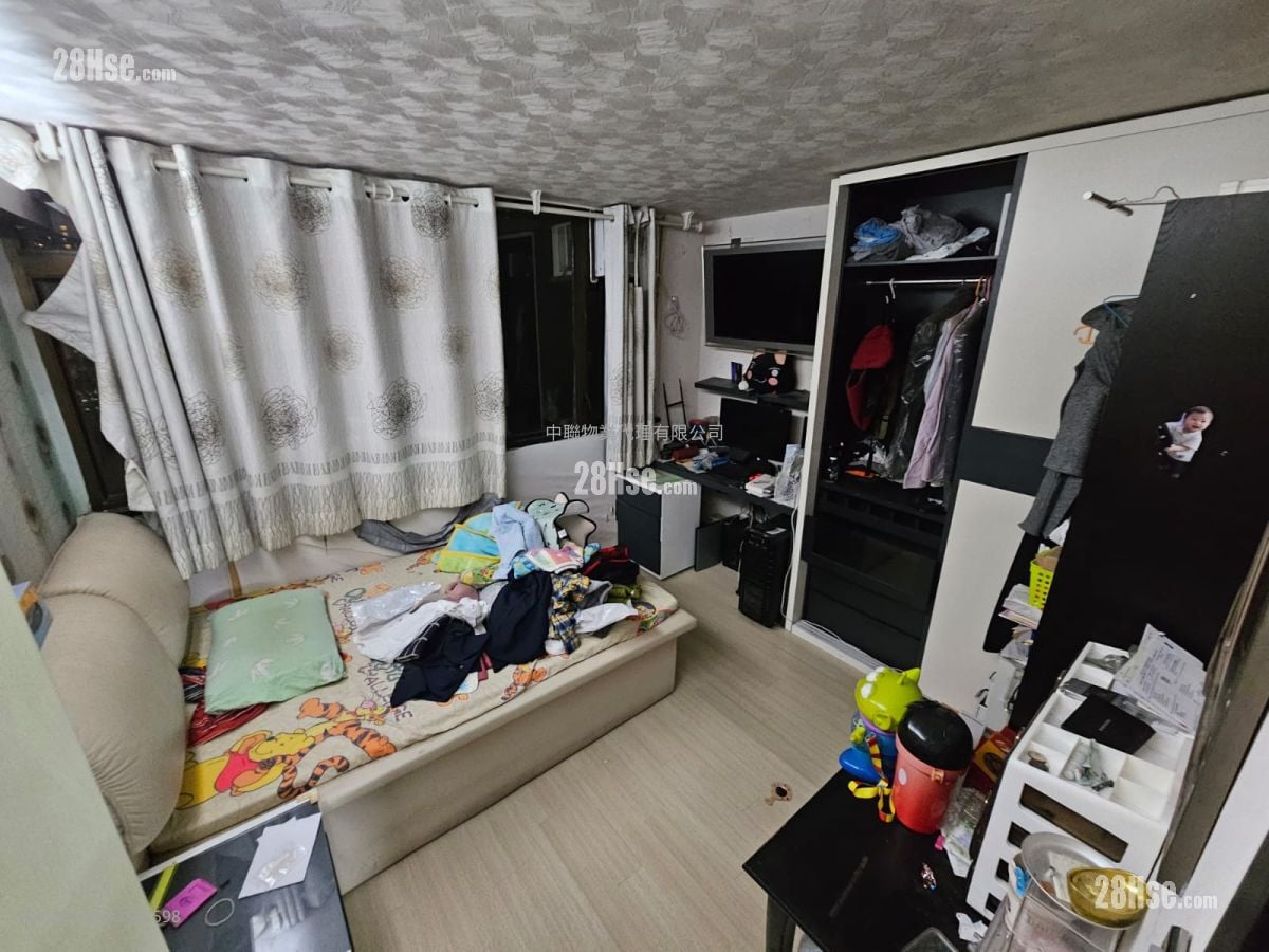 May Shing Court Sell 490 ft²