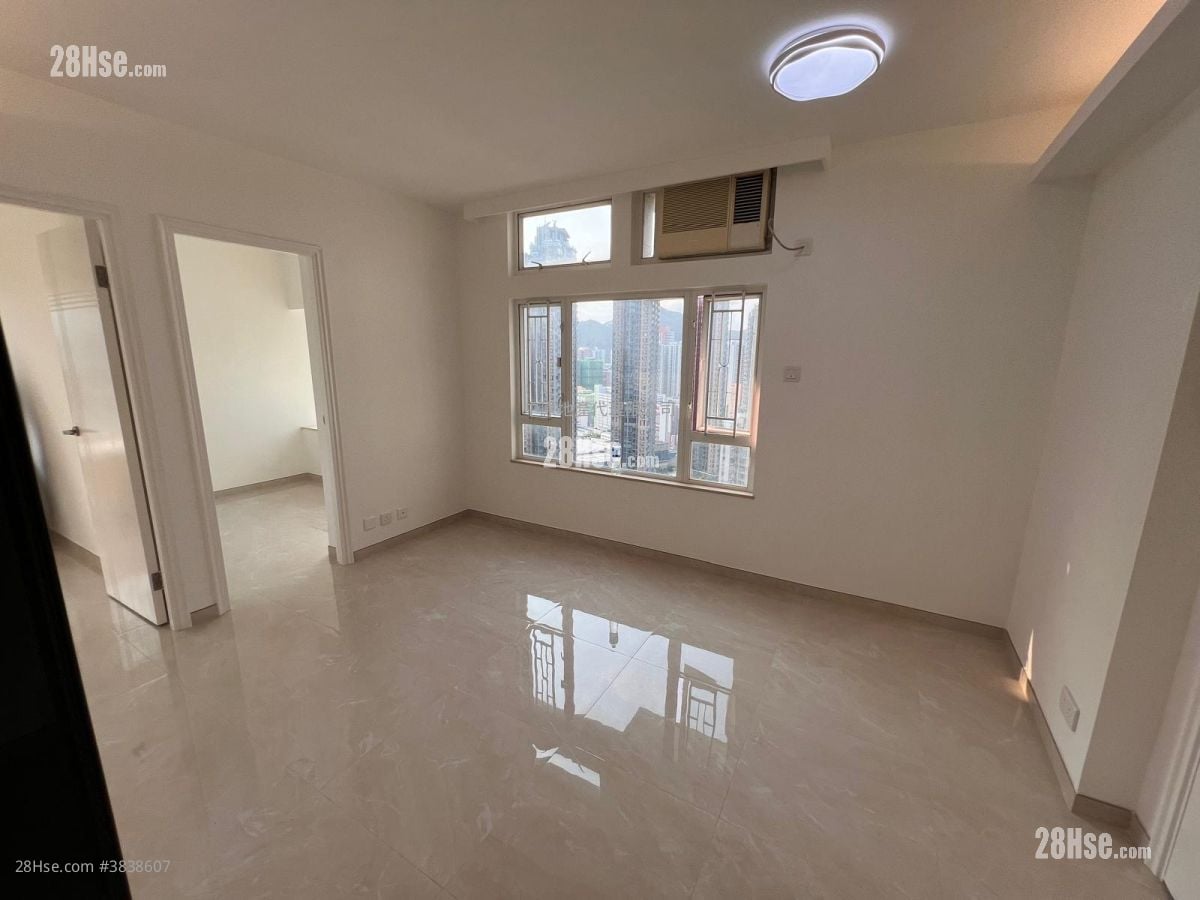 Kam Wah Garden Sell 2 Bedrooms 353 ft²