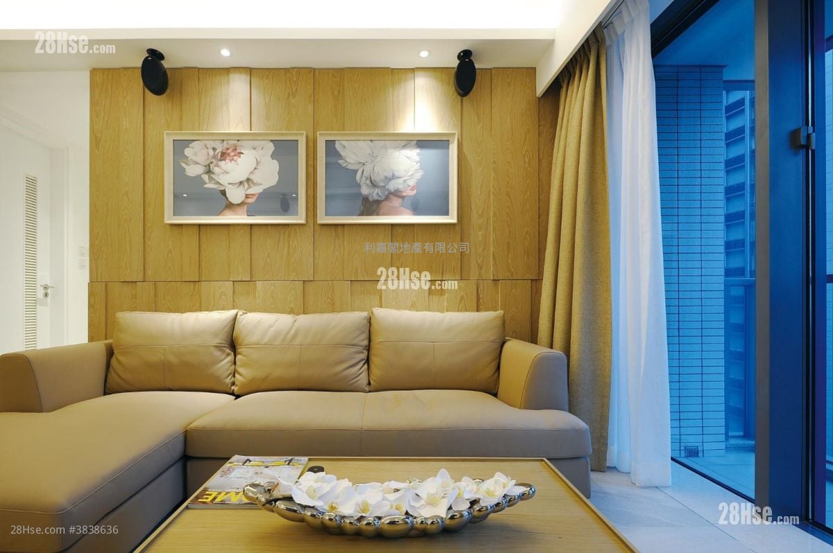 Riva Sell 4 Bedrooms , 3 Bathrooms 1,087 ft²