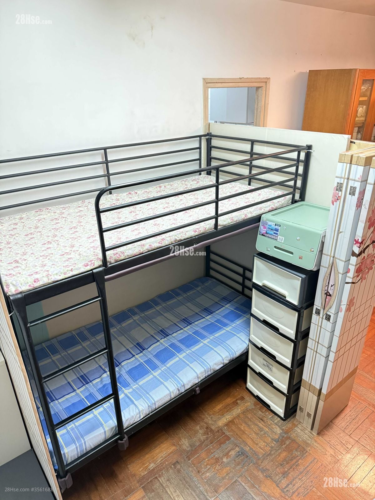 $2500 (上床/Upper bed）(費用全包/All included）

$2900 (下床/Lower bed ）(費用全包/All included）
