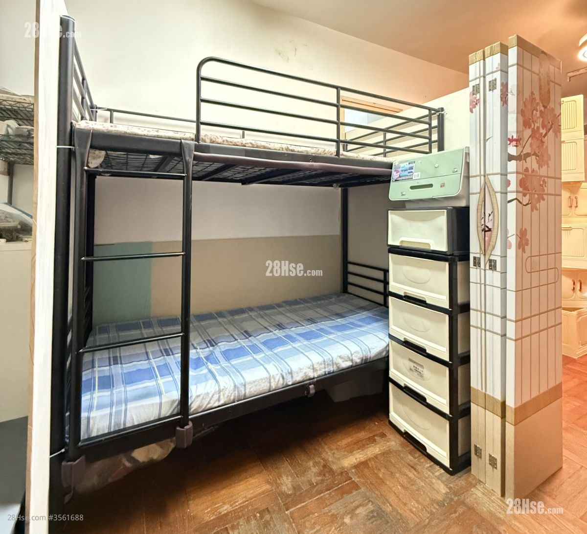 $3900(客廳分間一人獨享/Partition in living room 1 person owned）(費用全包/All included）