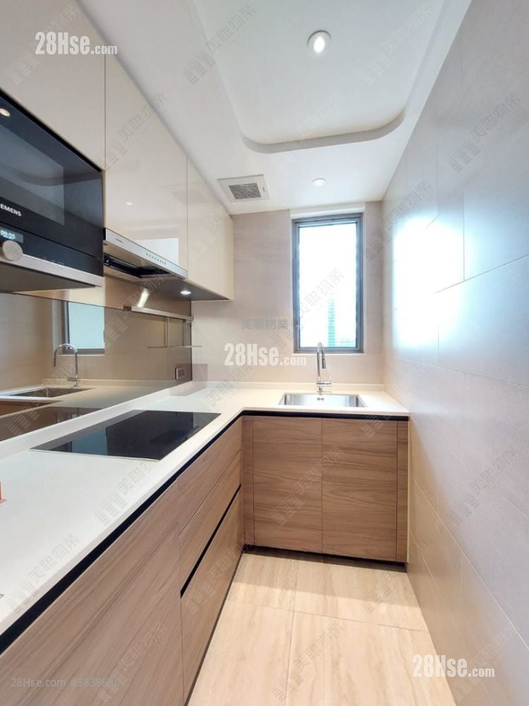 Grand Central Sell 1 Bedroom 468 ft²