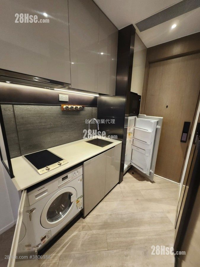 The Henley Rental Studio , 1 Bathroom 229 ft²