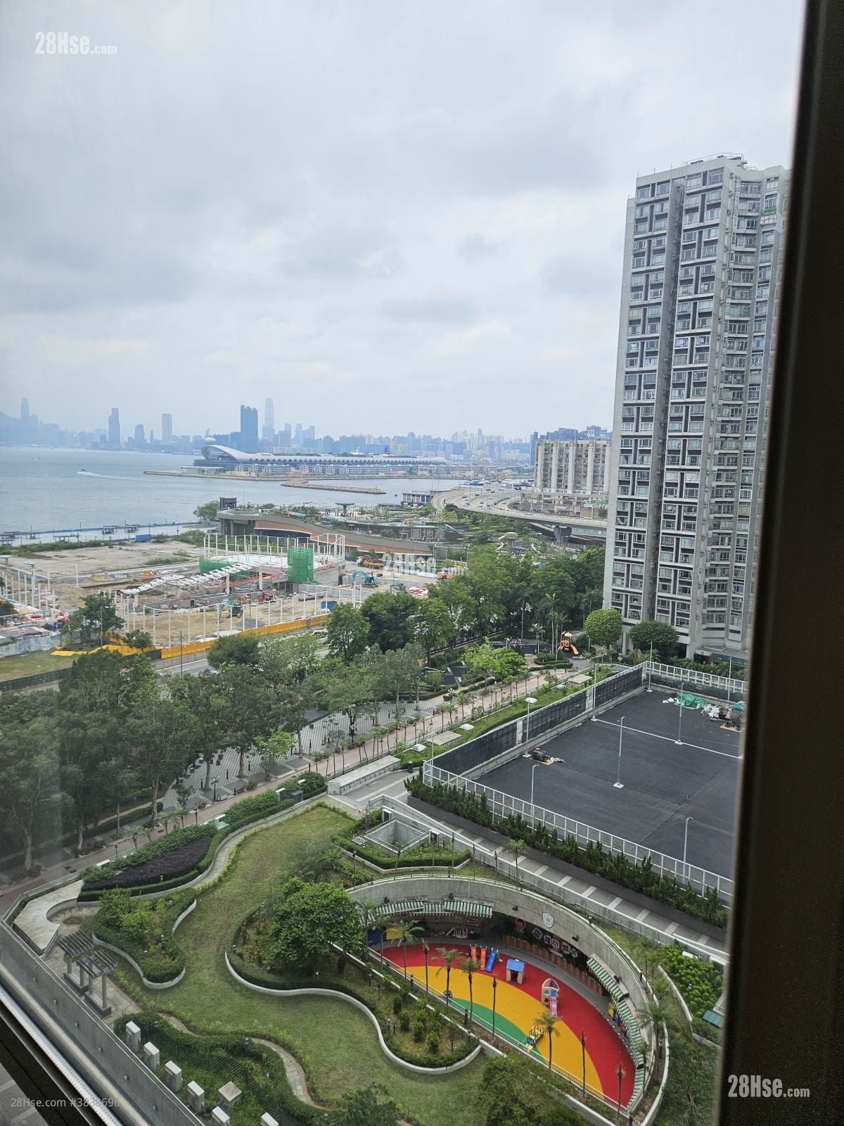 丽港城 售盘 4 房 , 3 浴室 1,204 平方尺
