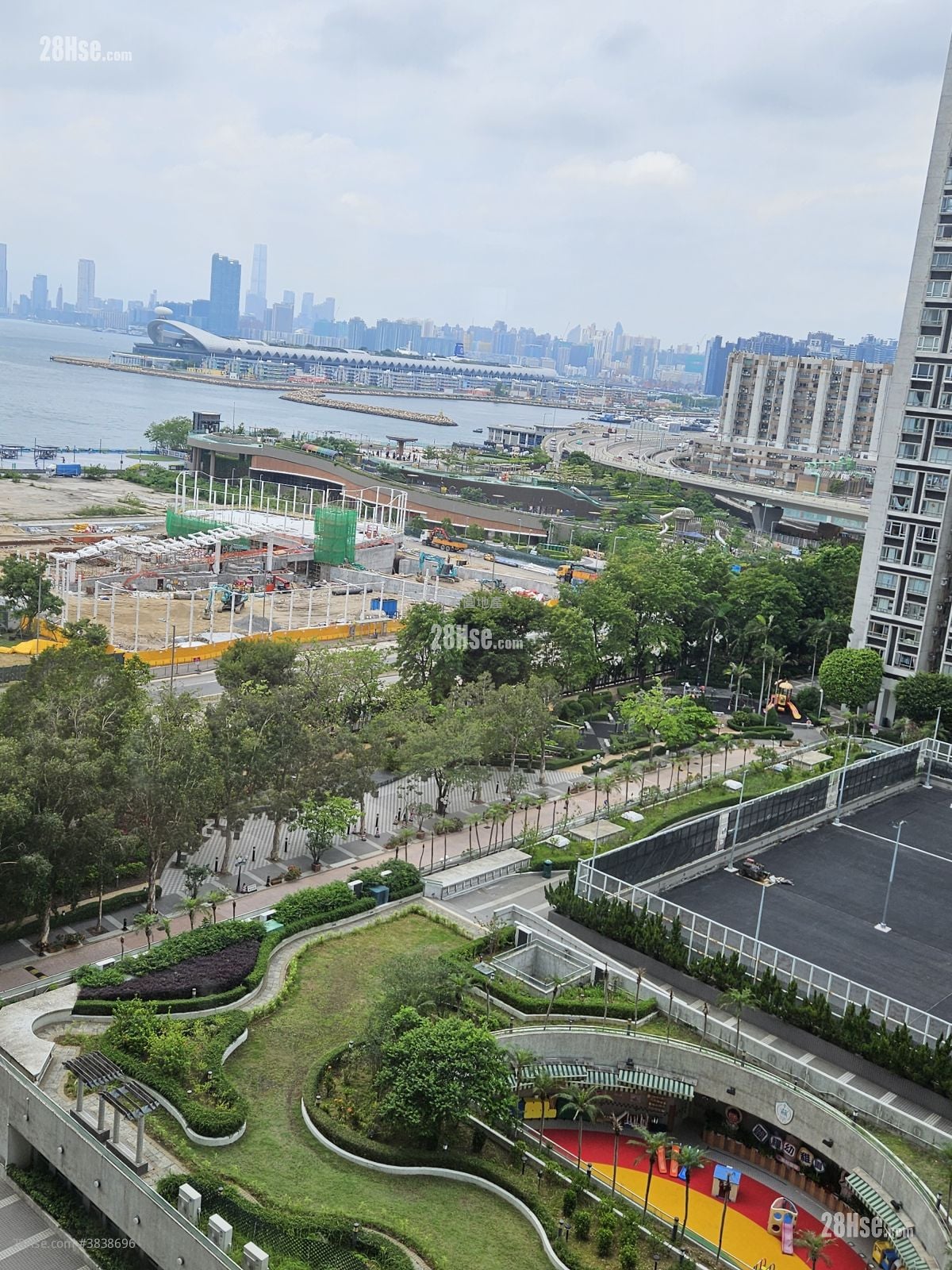 丽港城 售盘 4 房 , 3 浴室 1,204 平方尺