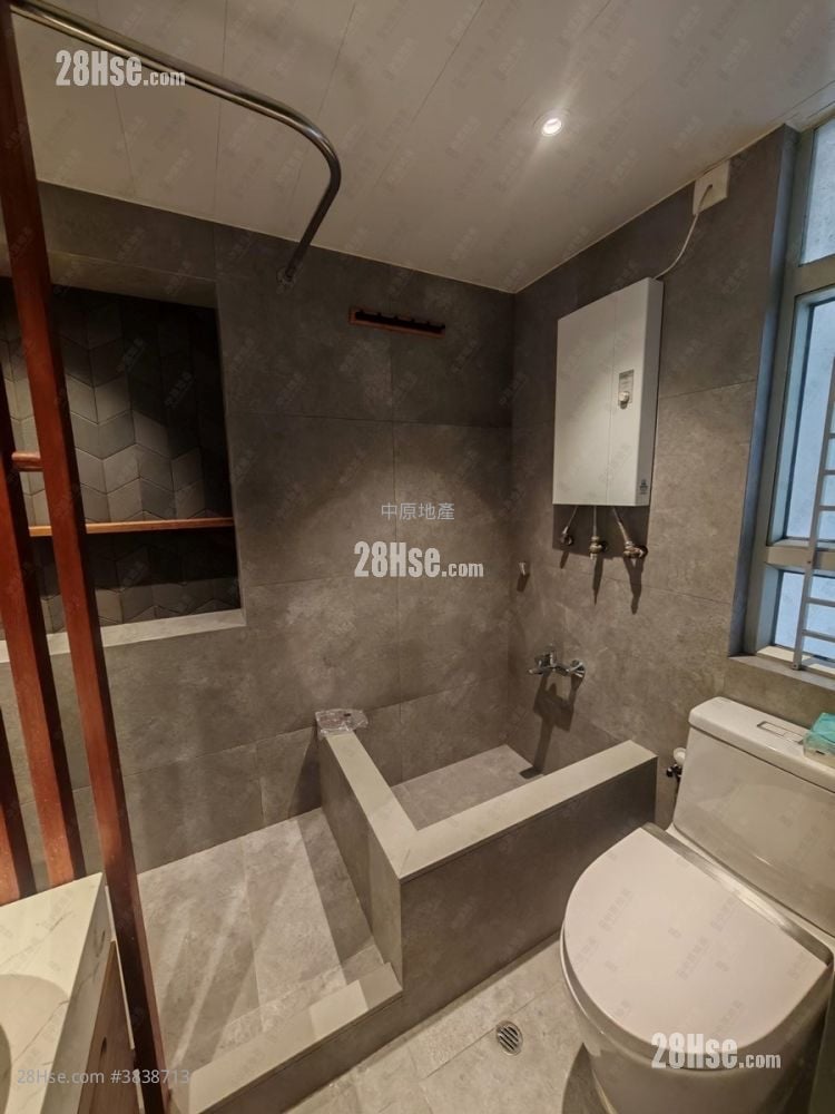 Ping Yan Court Sell 2 Bedrooms 376 ft²