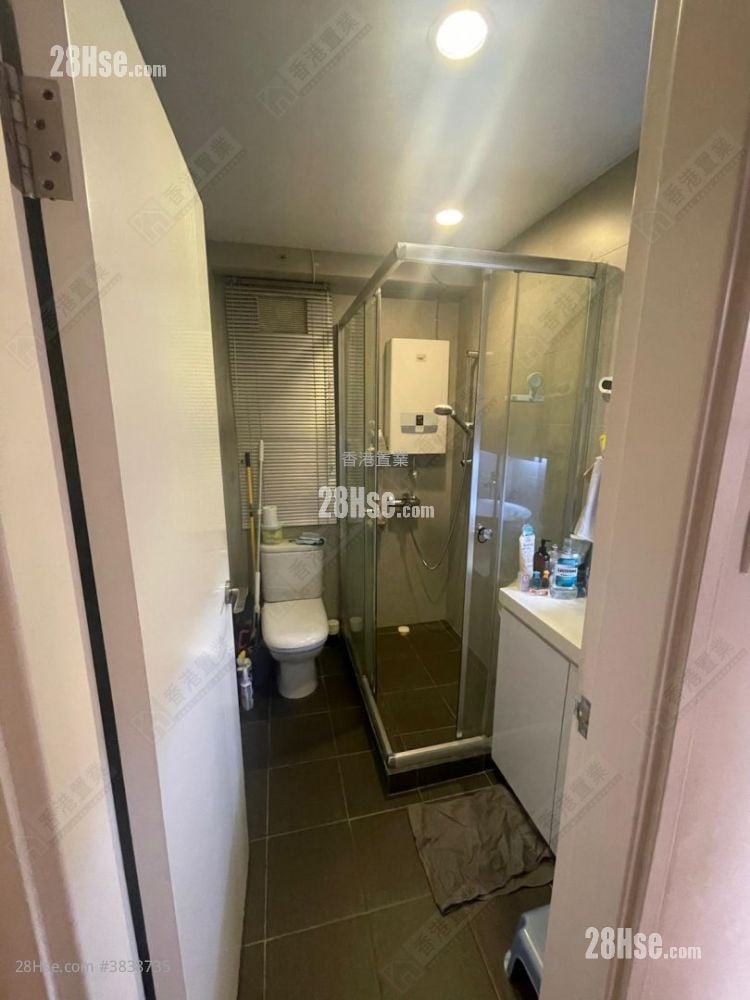 Yue Man Centre Sell 3 Bedrooms , 1 Bathroom 576 ft²