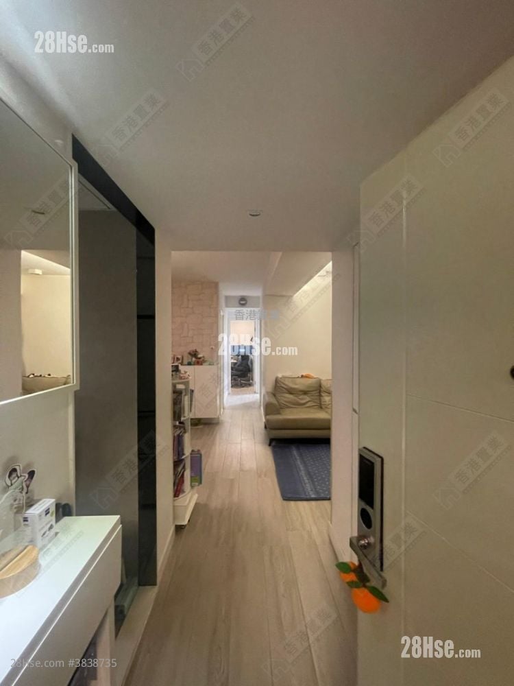 Yue Man Centre Sell 3 Bedrooms , 1 Bathroom 576 ft²