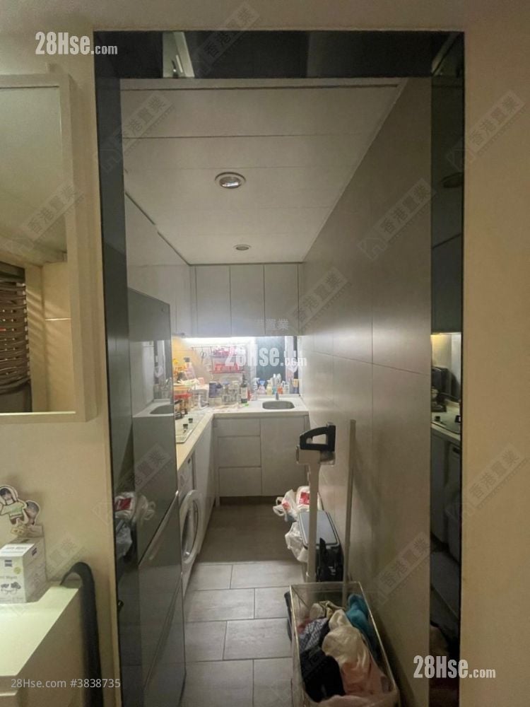 Yue Man Centre Sell 3 Bedrooms , 1 Bathroom 576 ft²