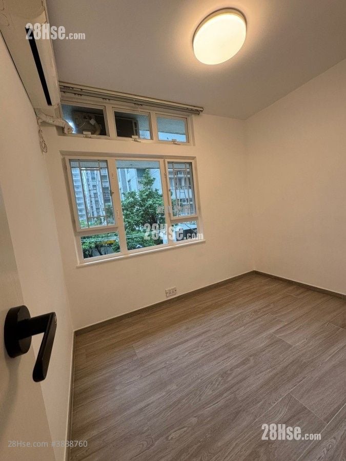 Whampoa Garden Sell 3 Bedrooms , 2 Bathrooms 639 ft²