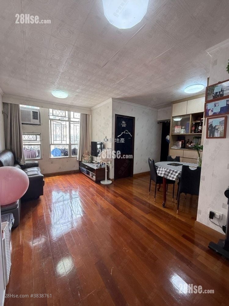 Tin Chung Court Sell 3 Bedrooms 650 ft²