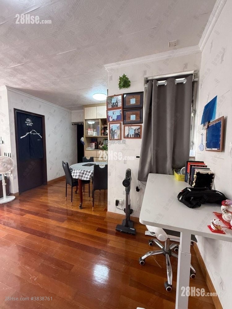 Tin Chung Court Sell 3 Bedrooms 650 ft²