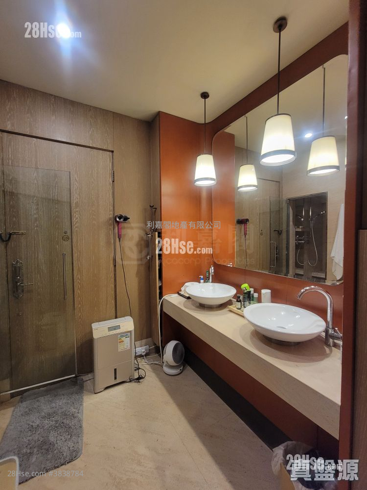 The Masterpiece Sell 3 Bedrooms , 3 Bathrooms 2,220 ft²