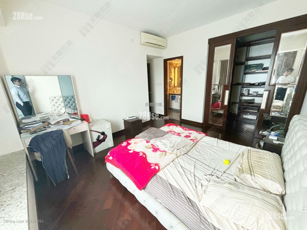 master room: Mayfair By The Sea Sell 4 Bedrooms , 4 Bathrooms 1,665 ft²