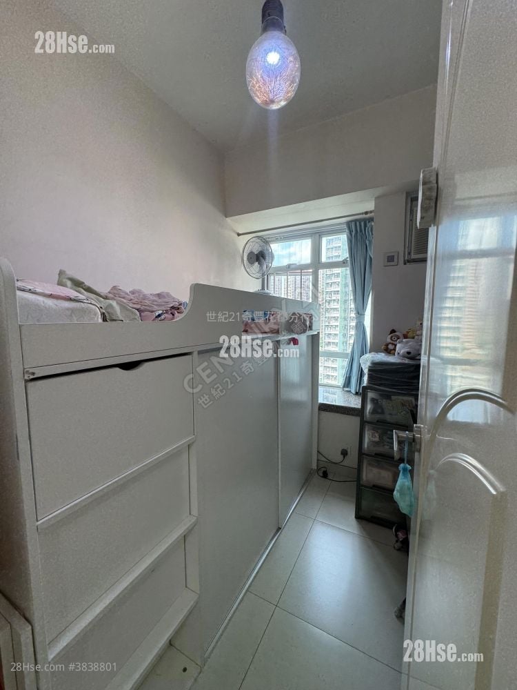 Flora Plaza Sell 3 Bedrooms , 1 Bathroom 526 ft²
