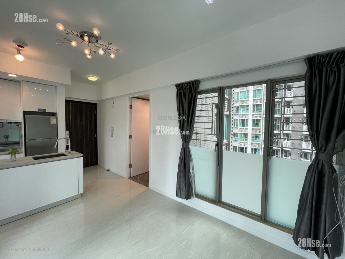 Trinity Towers Sell 1 Bedroom , 1 Bathroom 374 ft²