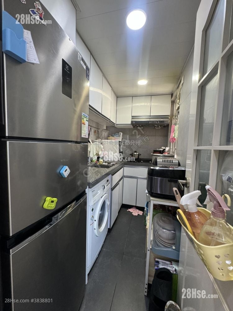 Flora Plaza Sell 3 Bedrooms , 1 Bathroom 526 ft²