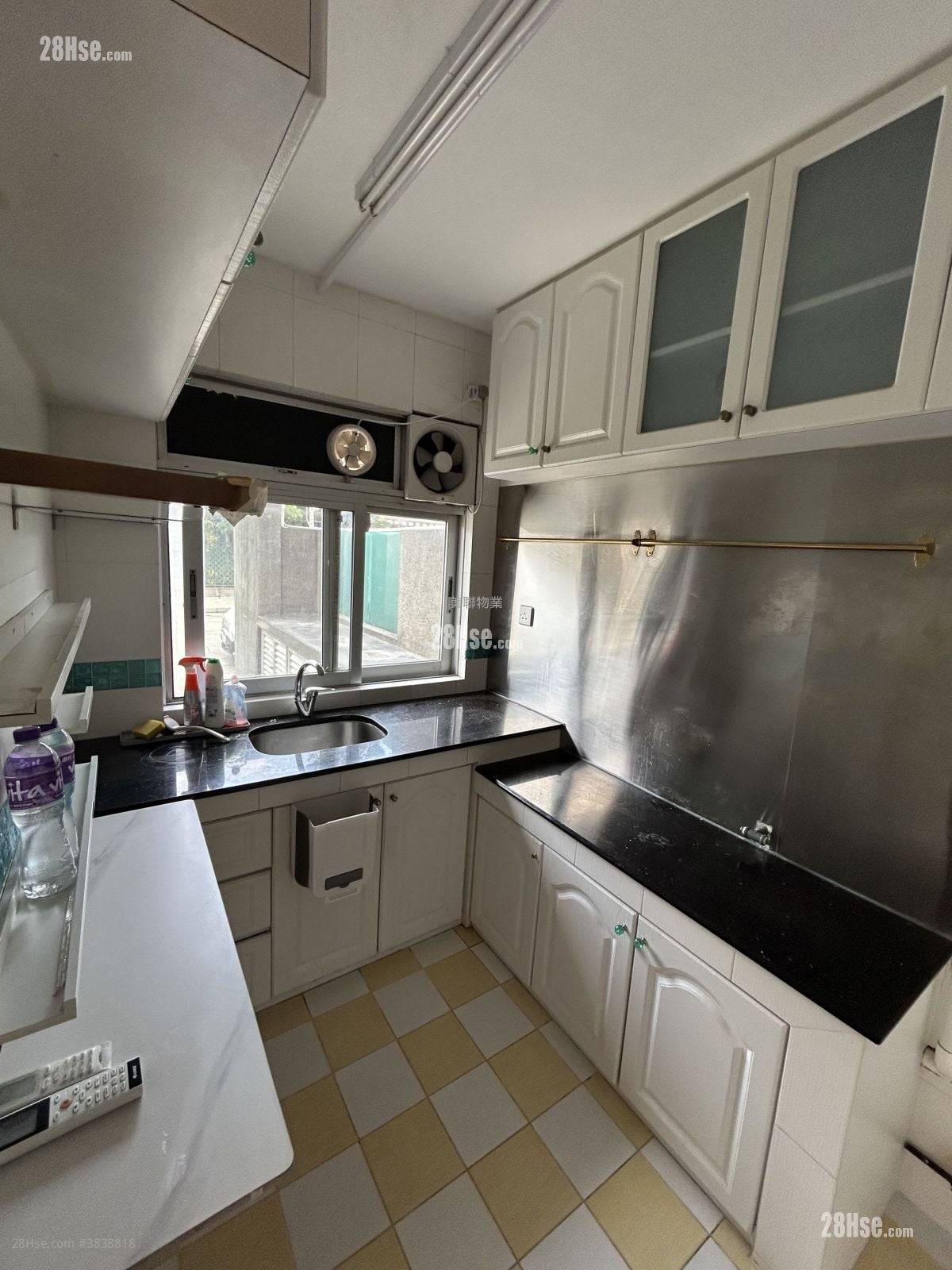Fairview Park Rental 1,035 ft²
