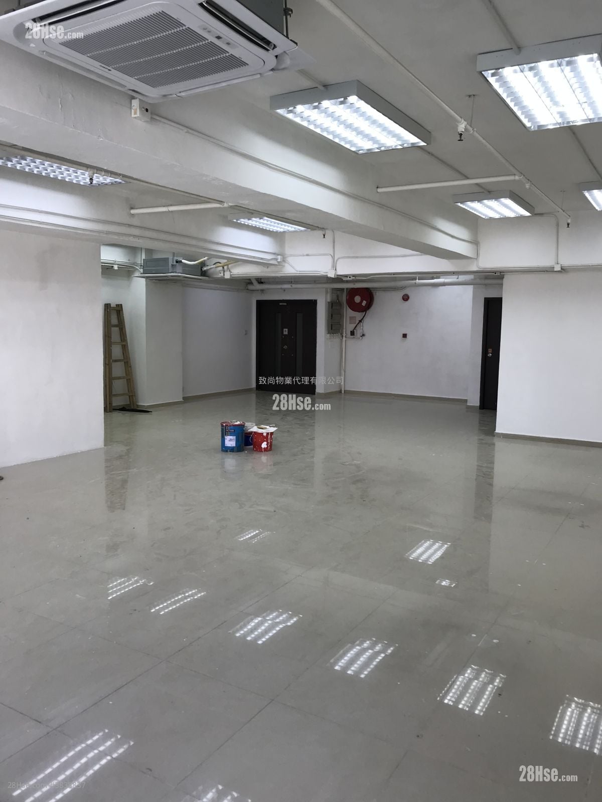 Hoi Luen Industrial Centre Rental 1 Toilet