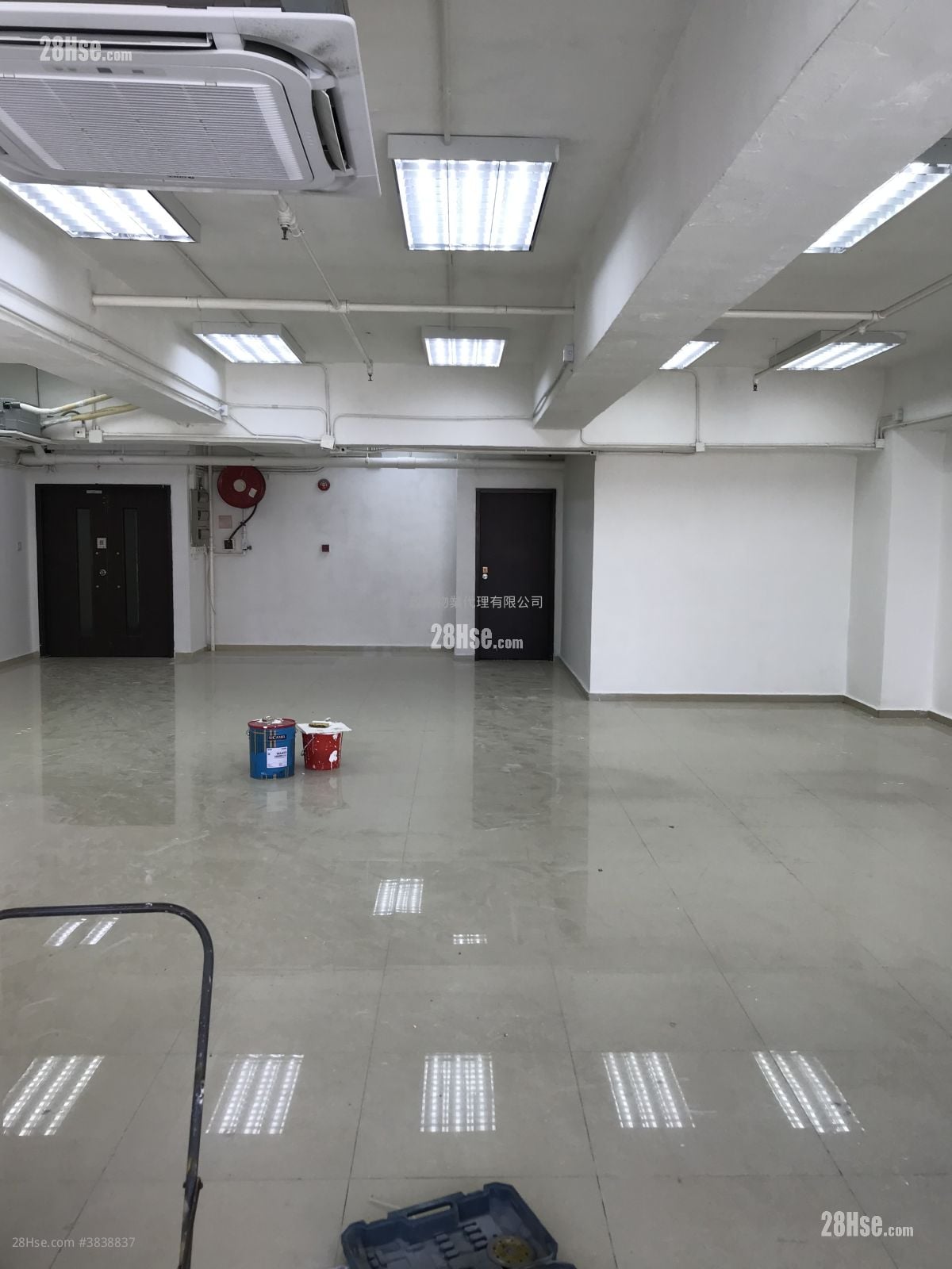 Hoi Luen Industrial Centre Rental 1 Toilet