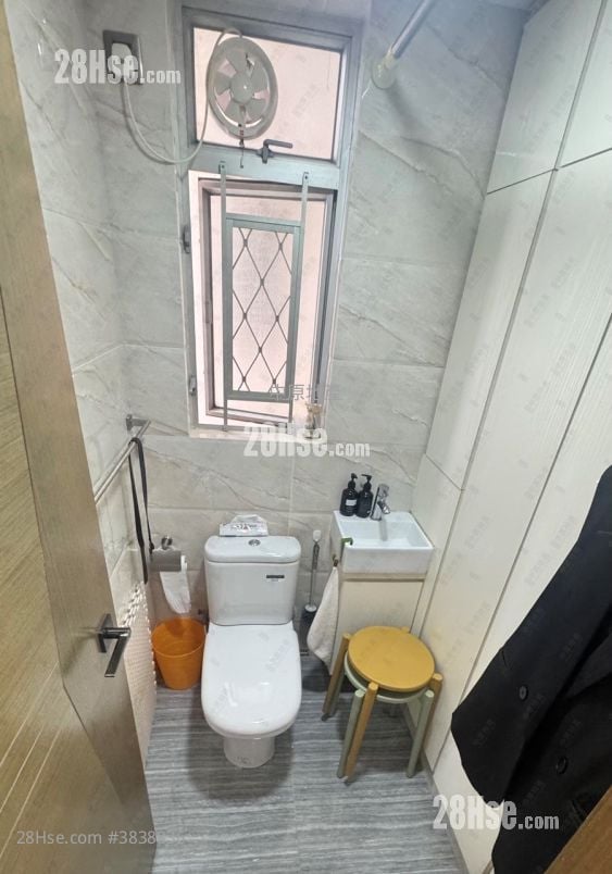 Tin Chung Court Sell 3 Bedrooms 650 ft²