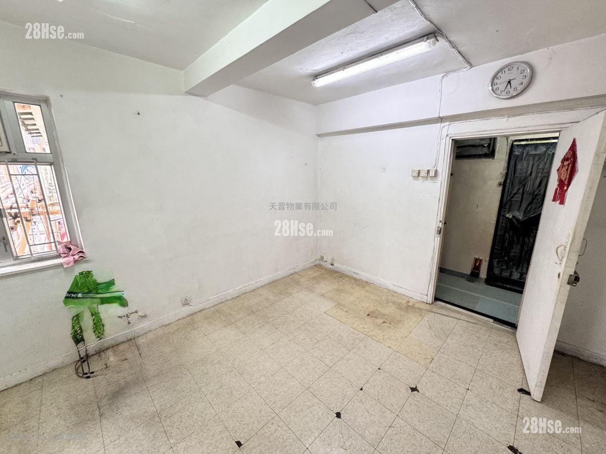 On Wo Gardens Sell 3 Bedrooms , 1 Bathroom 420 ft²