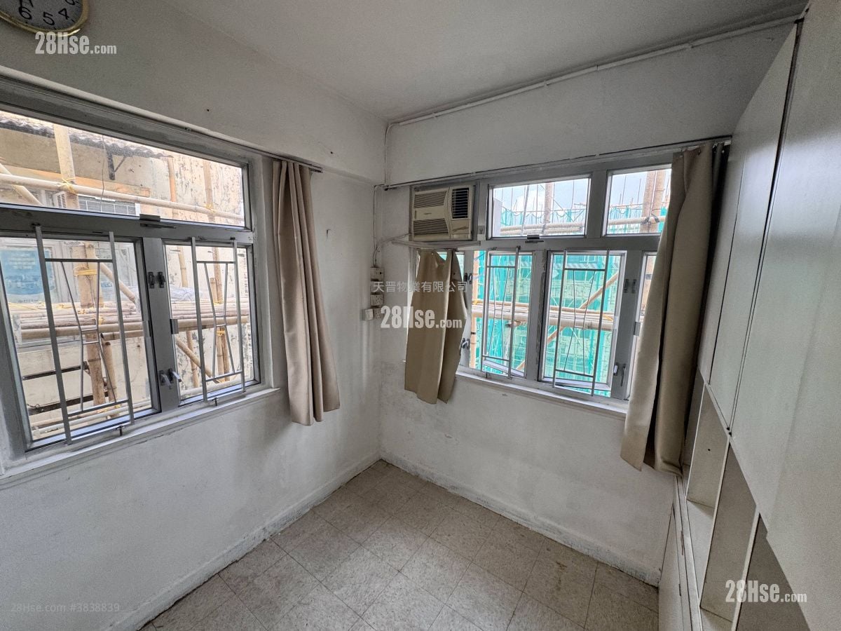 On Wo Gardens Sell 3 Bedrooms , 1 Bathroom 420 ft²