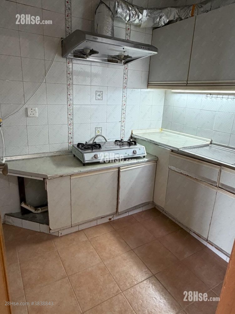 Kingswood Villas Sell 2 Bedrooms 449 ft²