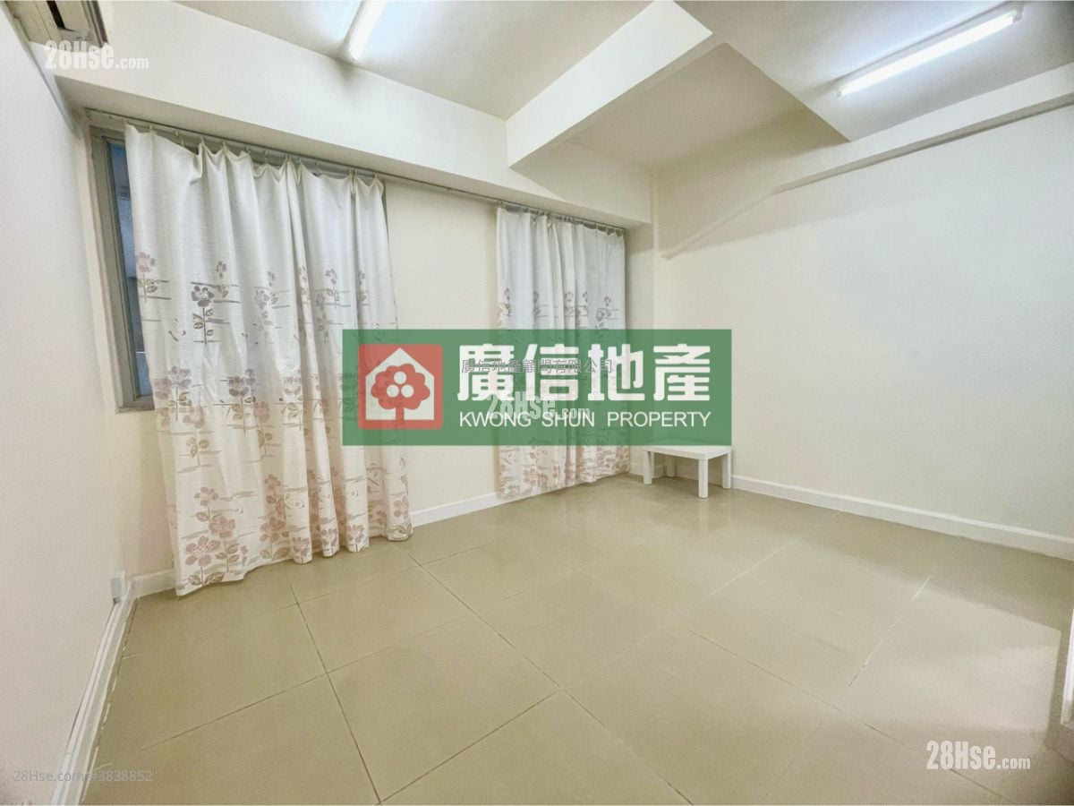 Po Wah Building Sell Studio , 1 Bathroom 193 ft²