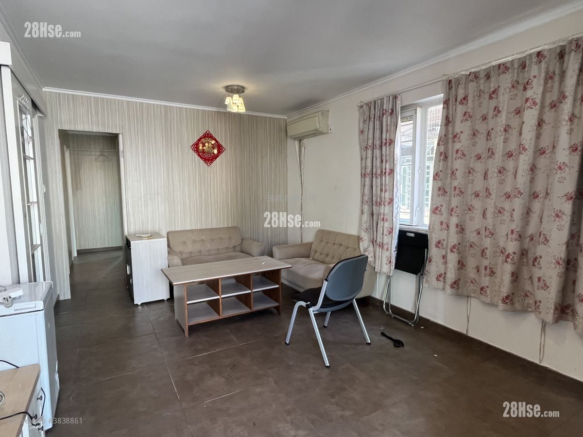 Village Sell 700 ft²