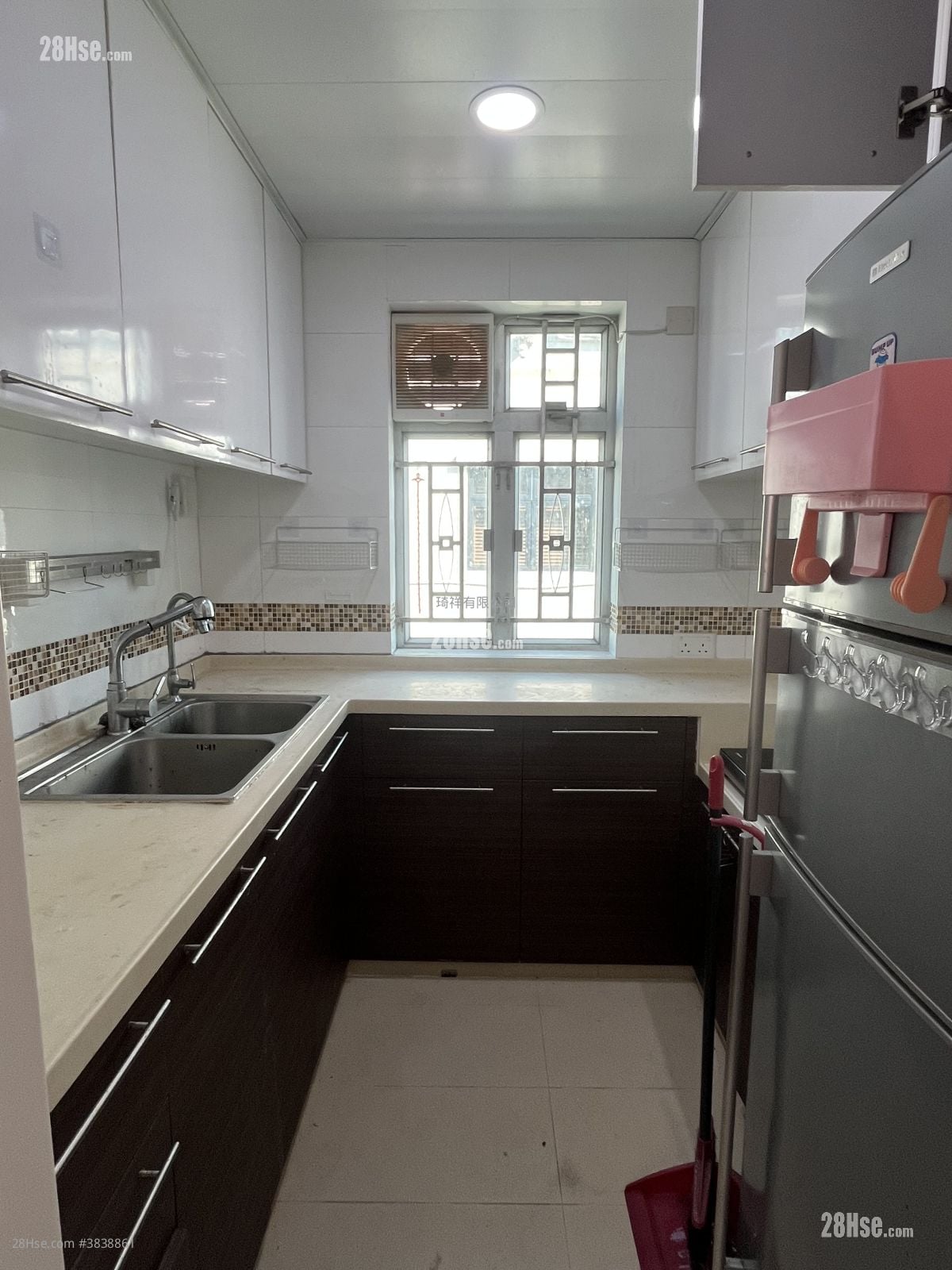 Village Sell 700 ft²