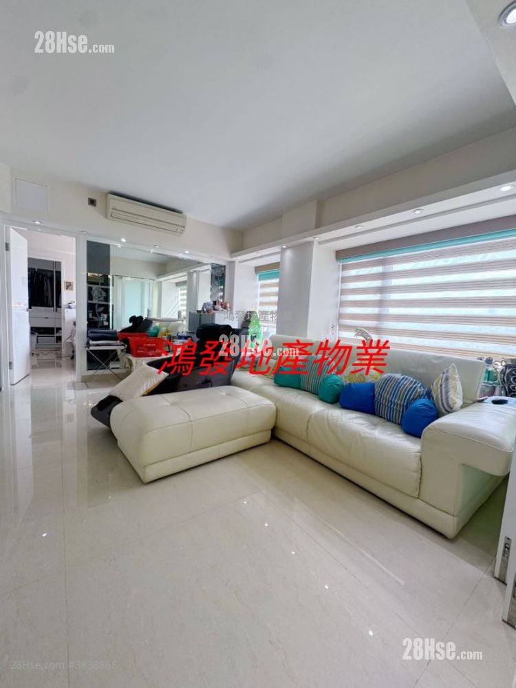 Caldecott Hill Sell 4 Bedrooms , 3 Bathrooms 991 ft²