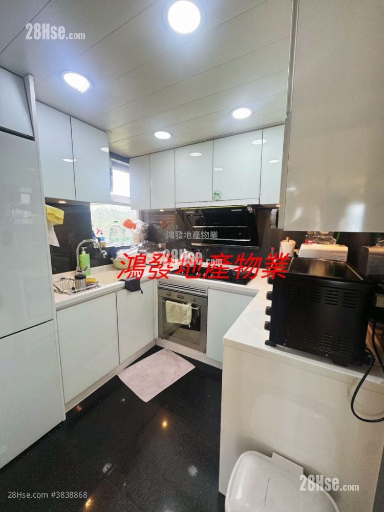 Caldecott Hill Sell 4 Bedrooms , 3 Bathrooms 991 ft²