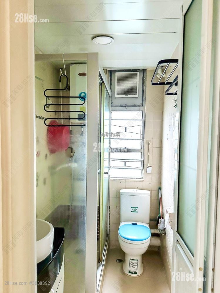 Siu On Court Sell 2 Bedrooms 495 ft²