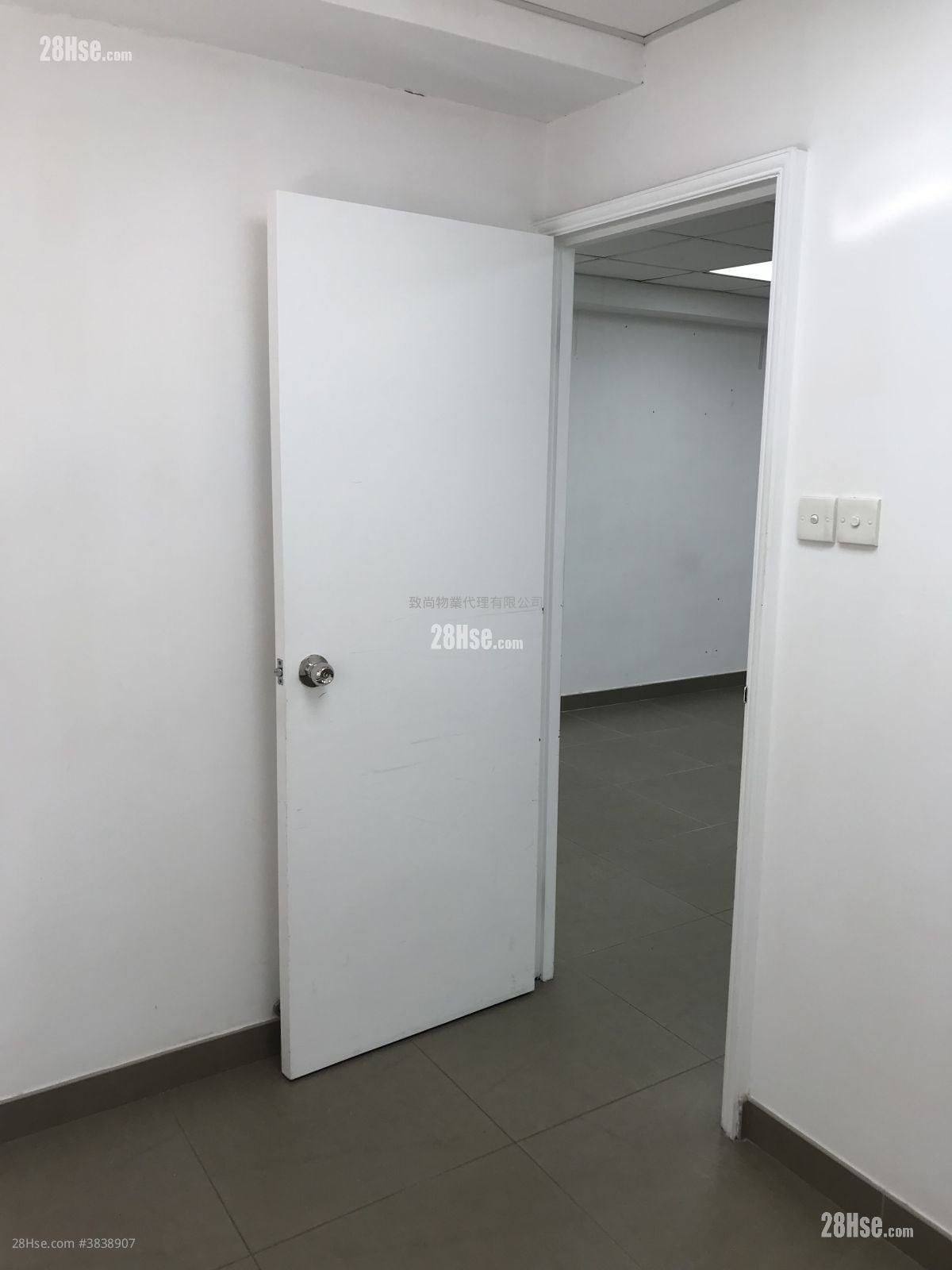 成业工业大厦 租盘 1 房 , 1 厕所 420 平方尺