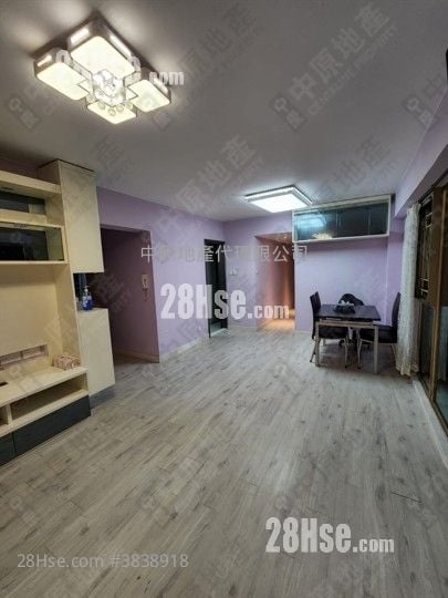 新峰花園 售盤 3 房 836 平方呎